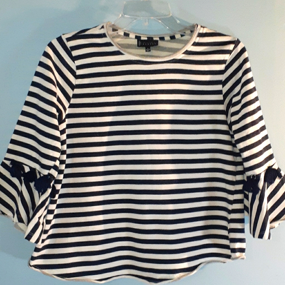 Collection by bobeau Sz L White Bell Sleeve Top…